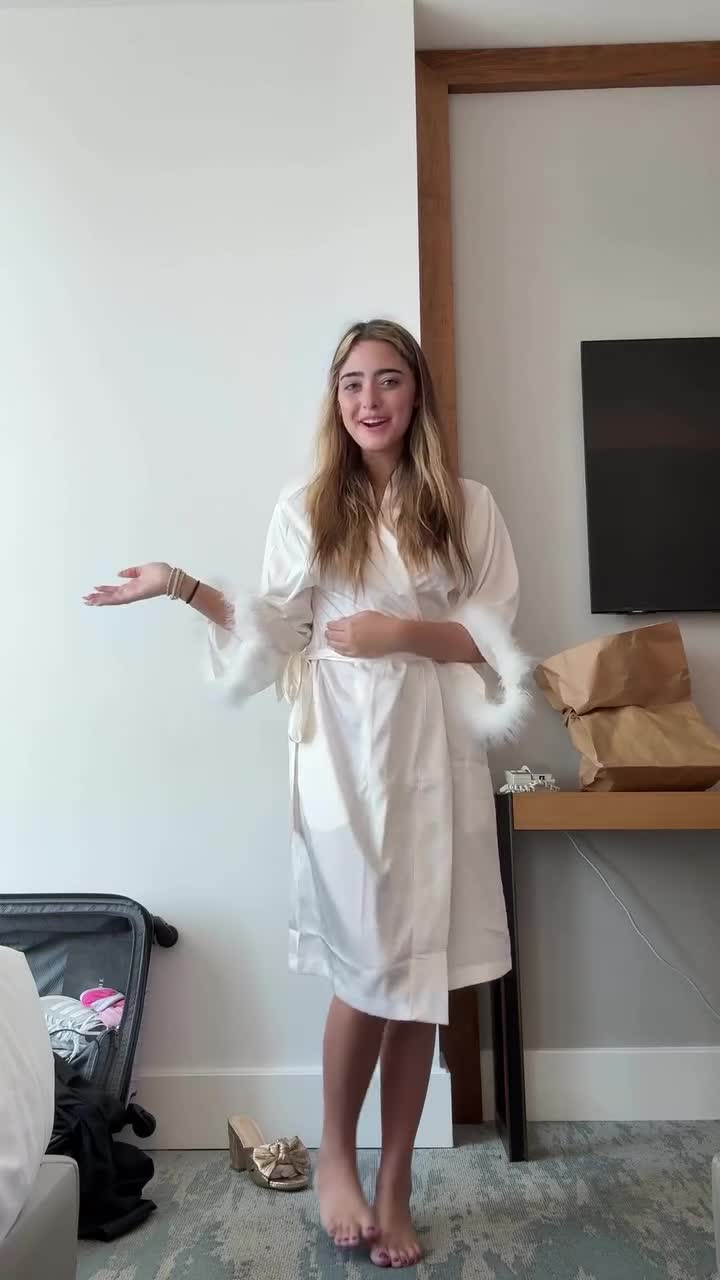 itslexismith — White Dress In Studio thumbnail