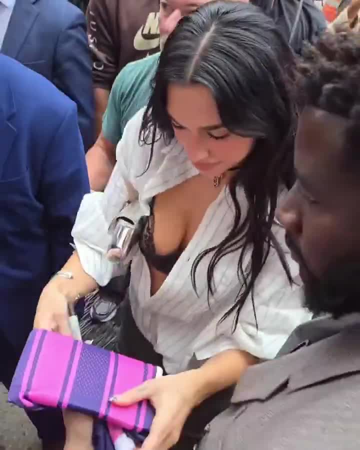 Video 1519896 from Dua Lipa