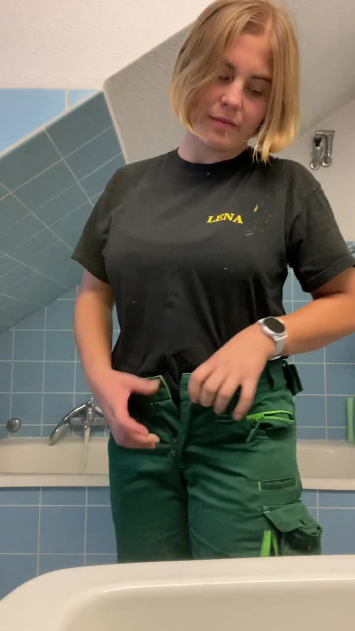 Dairy lena — Nude In Bathroom thumbnail