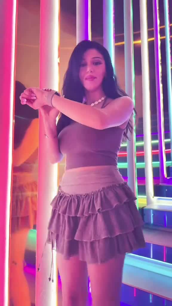 rosemondy — Nude In Club thumbnail