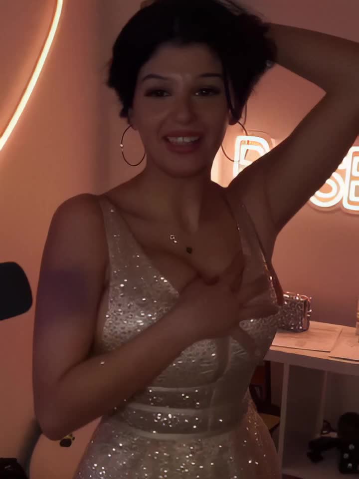 rosemondy — Red Dress thumbnail