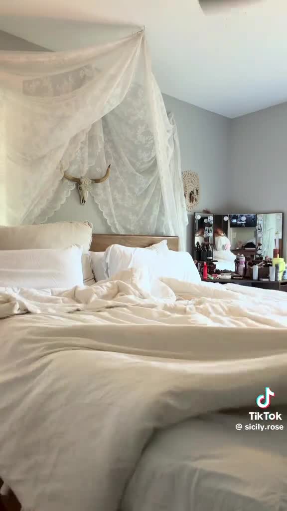 Sicily Rose — Nude In Bedroom thumbnail