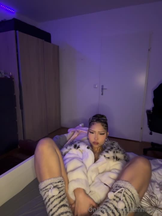 Video 1528500 from Emmi Pea