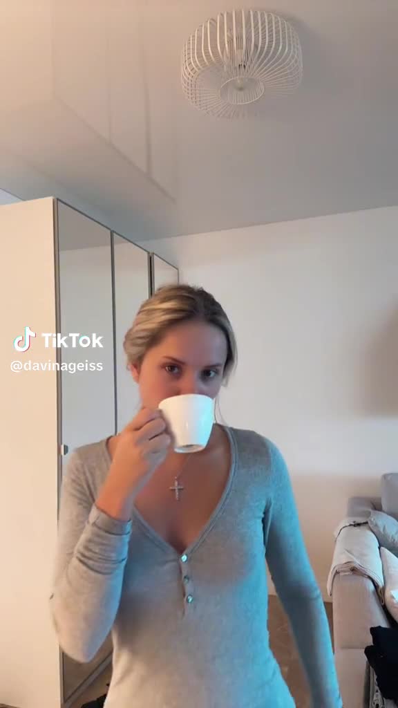 Video 1529239 from Davina Geiss