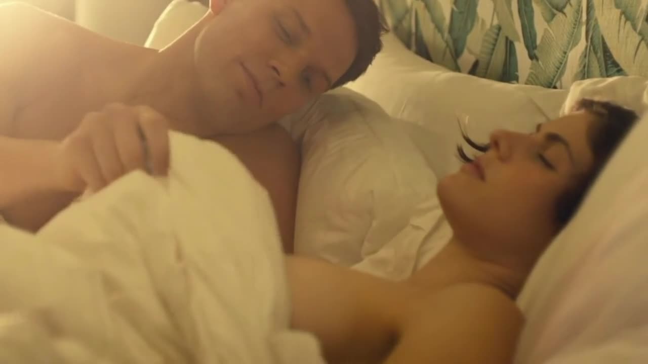 Alexandra Daddario — Nude In Bedroom (7) thumbnail