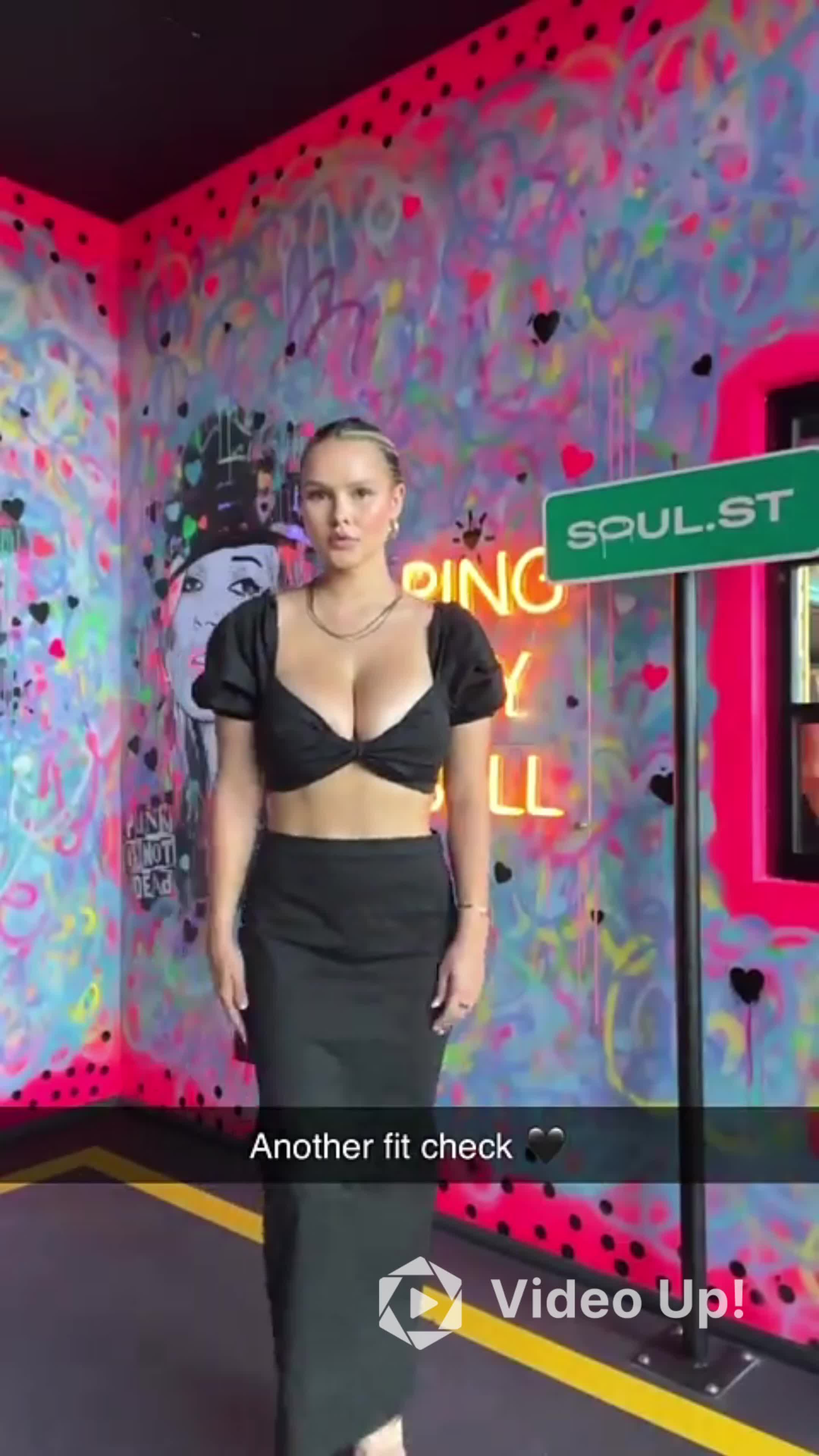 Video 1532680 from Kinsey Wolanski
