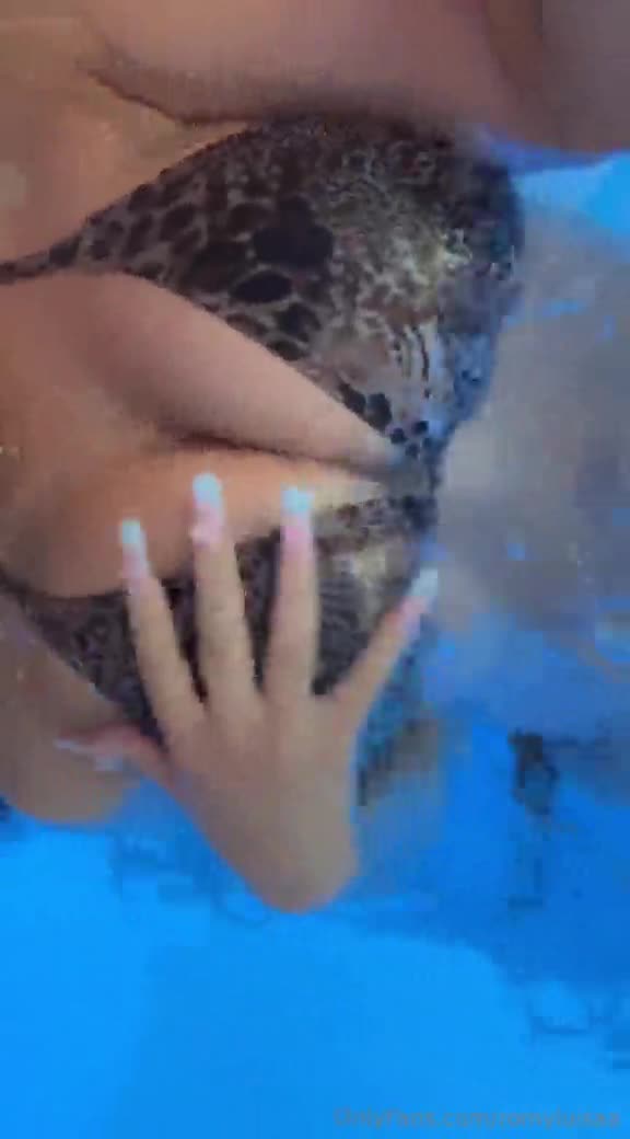 Video 1540590 from Romy Luisa