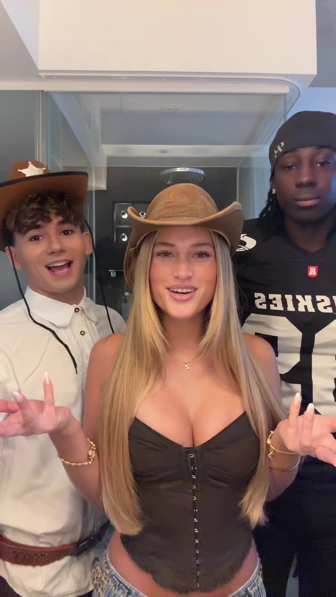 Video 1542525 from Zoe Kaeppele