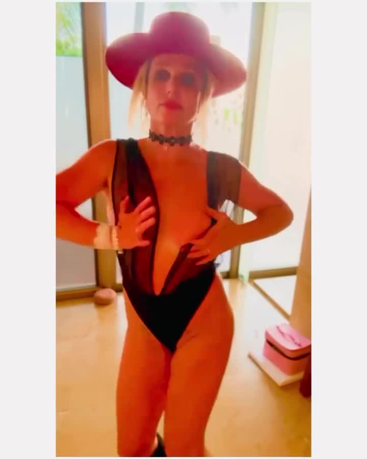 Video 1549778 from Britney Spears