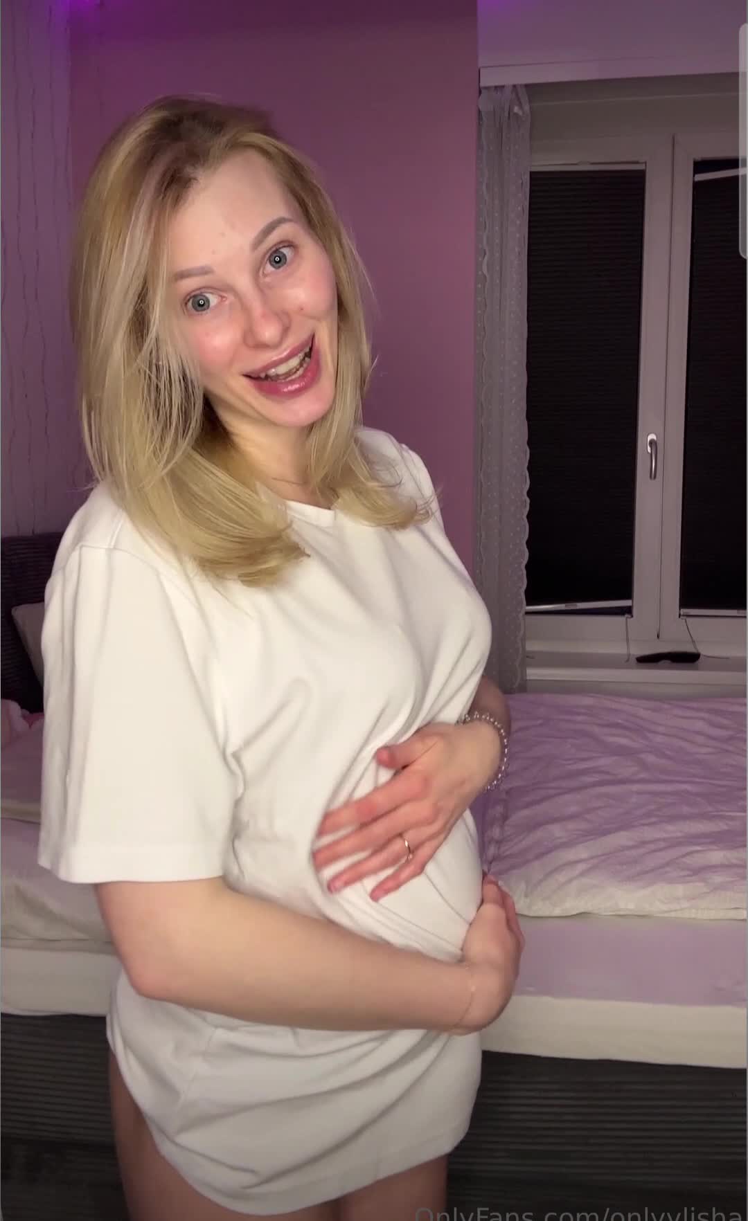 onlyylisha — White Top In Bedroom thumbnail