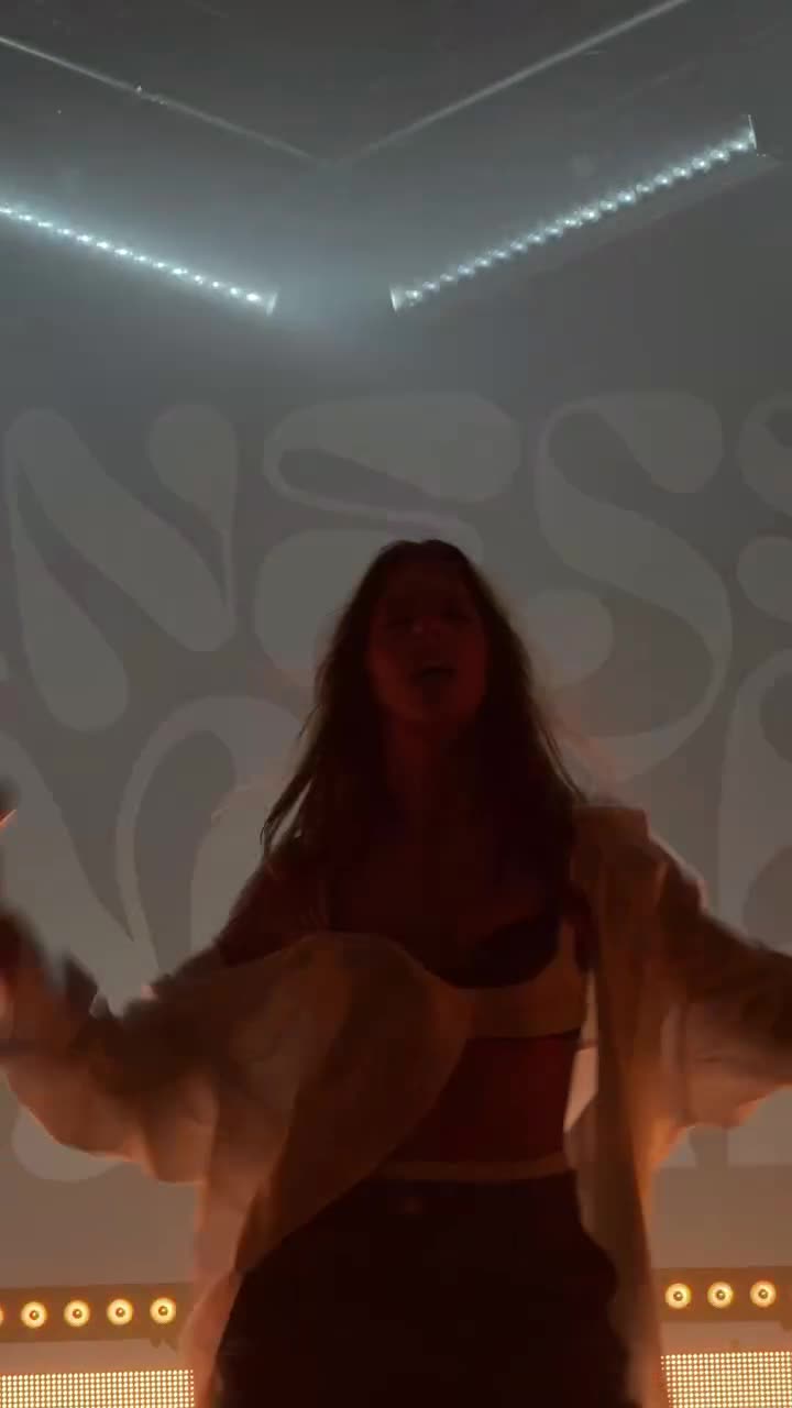 Video 1570076 from Vanessa Mai
