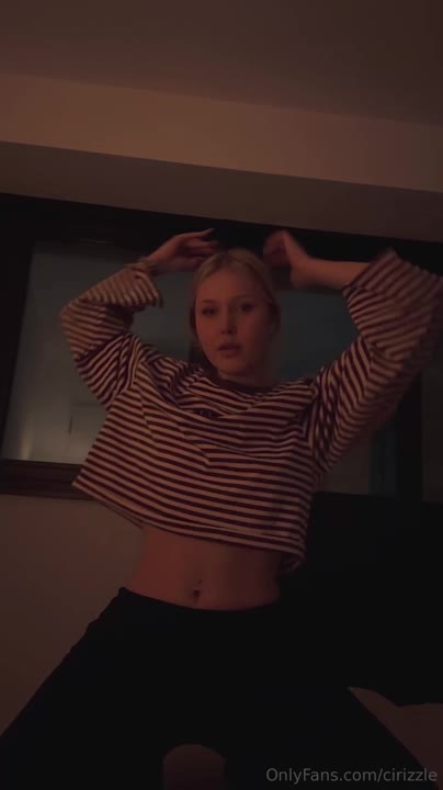 Cirizzle — Nude In Bedroom (19) thumbnail