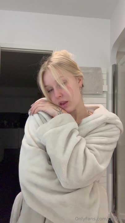 Cirizzle — Nude In Studio (3) thumbnail