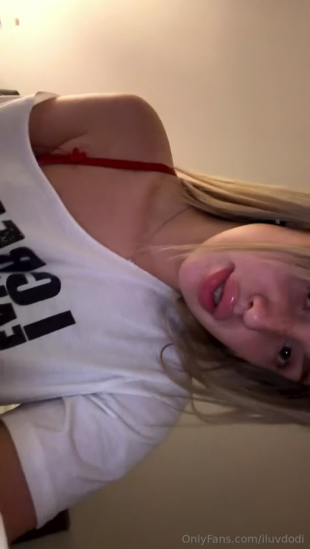 Sara Dodevska — Topless In Bedroom (4) thumbnail
