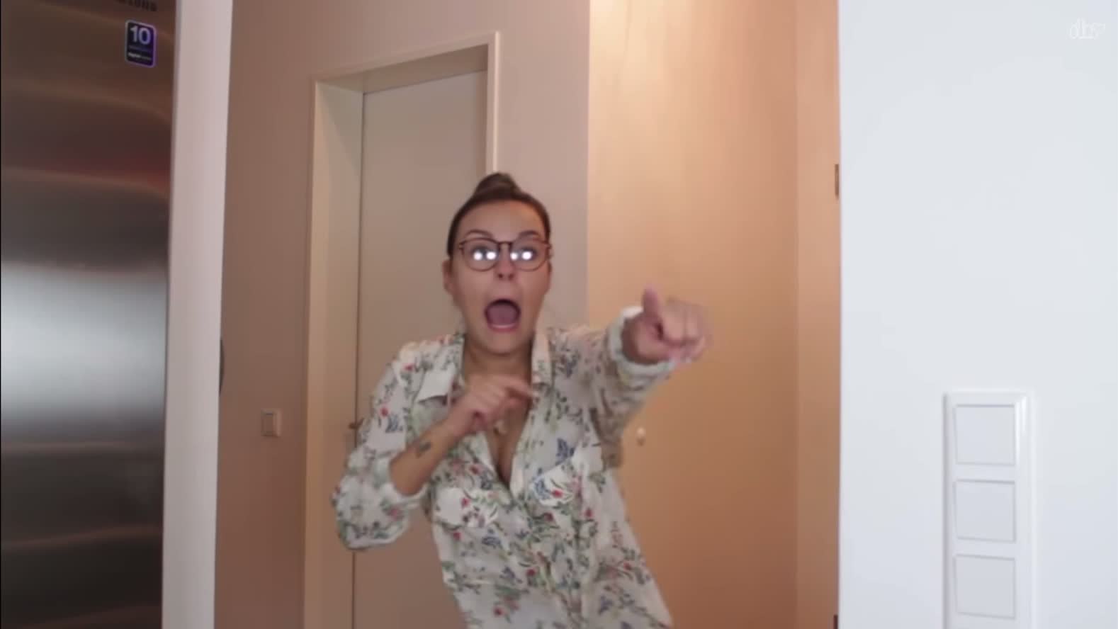 Video 1584975 from Dagi Bee