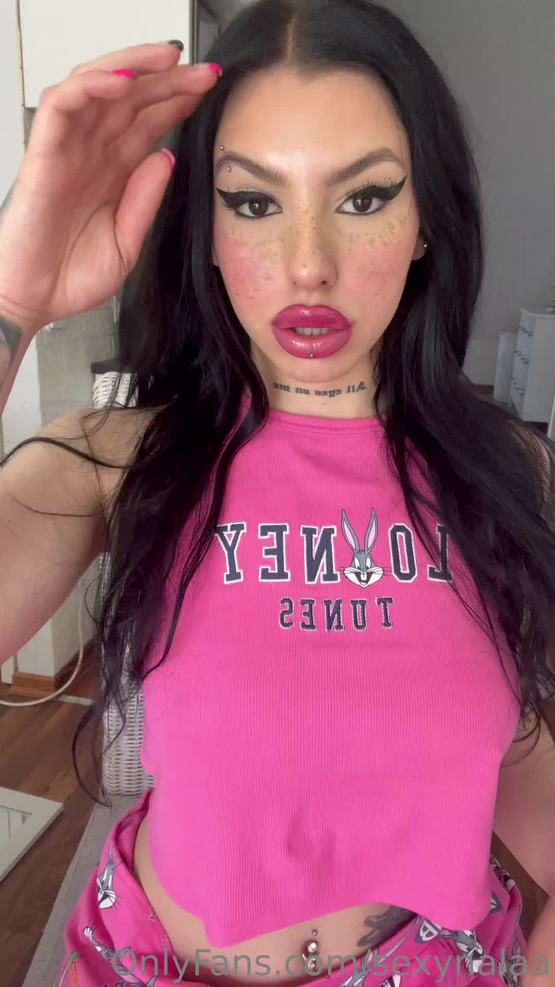 Video #1586974 thumbnail