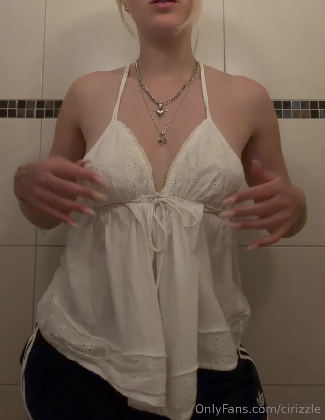 Cirizzle — Topless In Bedroom (10) thumbnail