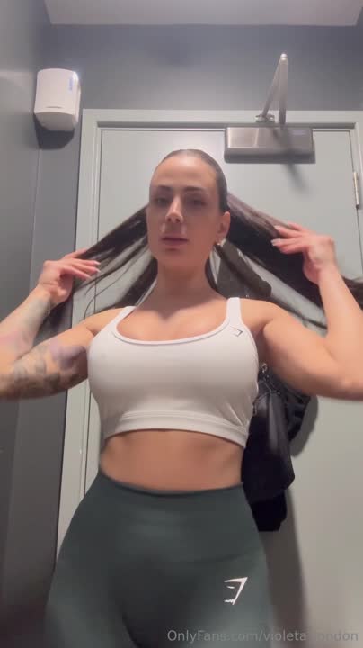 Violeta London — Topless In Studio thumbnail