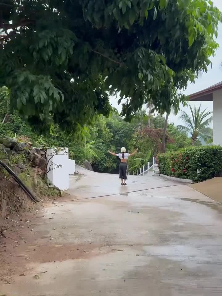 Video 1597323 from Nina Chuba