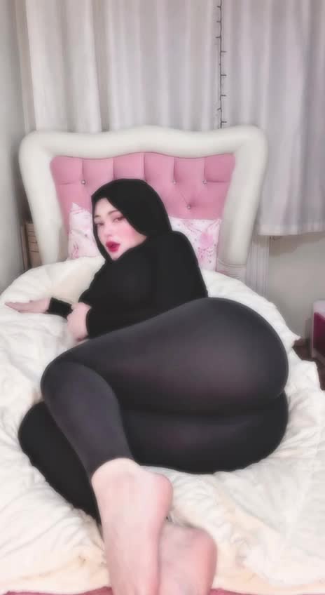 zelal / — Black Top In Bedroom (5) thumbnail