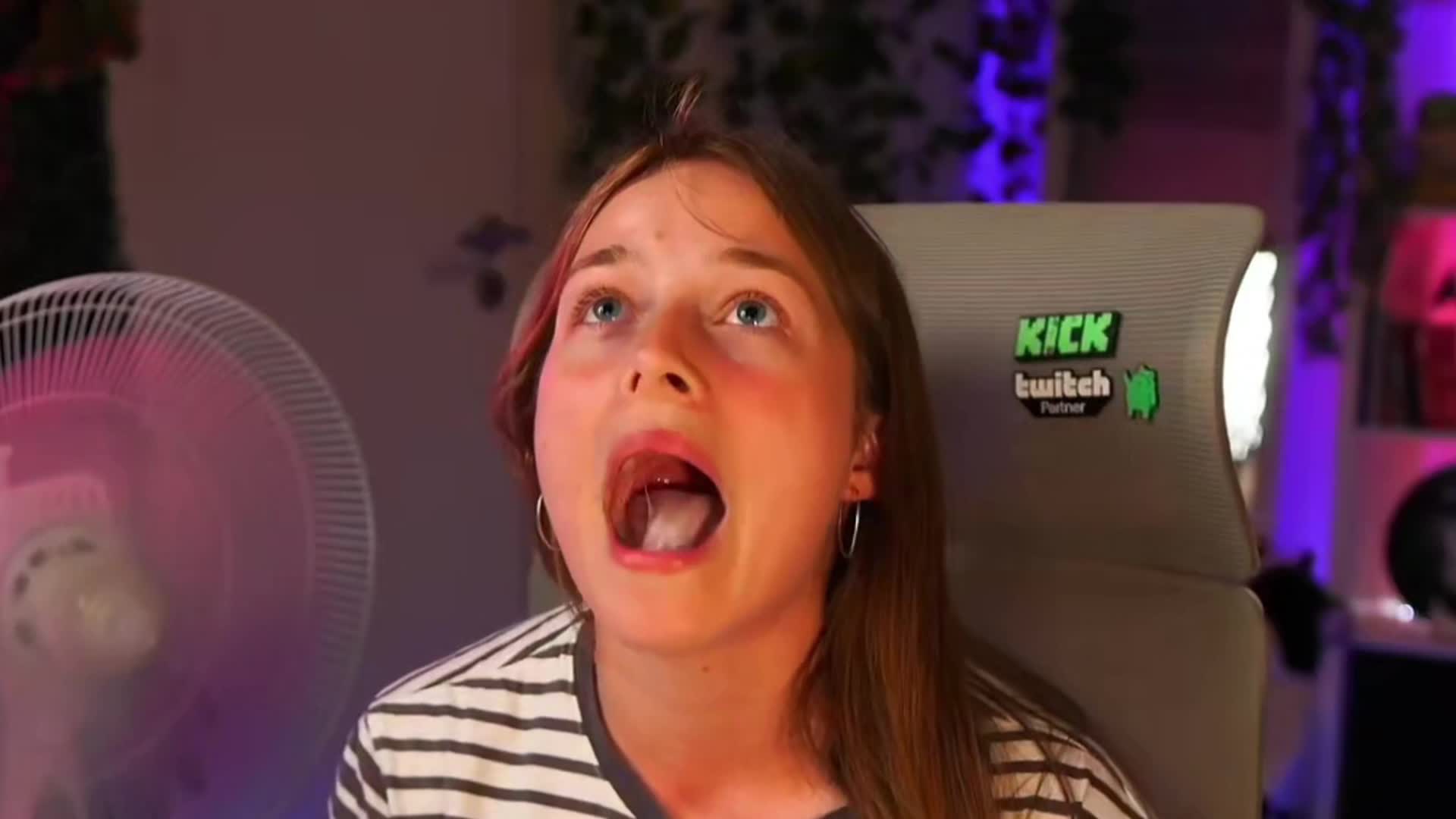 Video #1615940 thumbnail