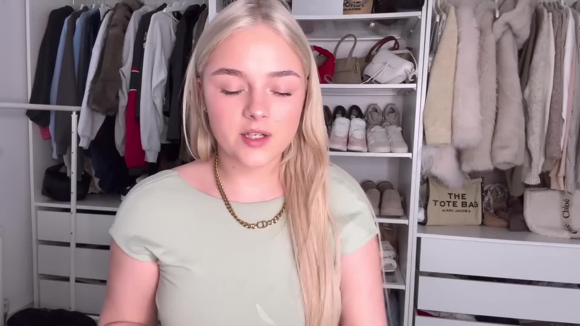 Video 1621082 from Marsdenit