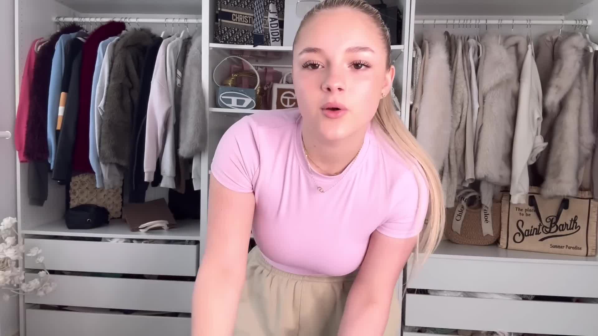 Video 1621191 from Marsdenit