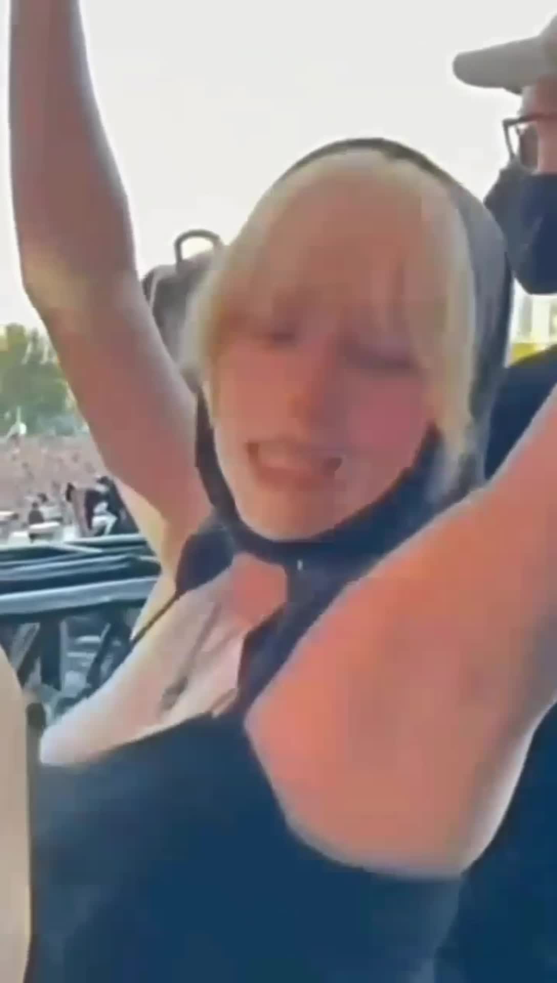 Video 5784 from Billie Eilish