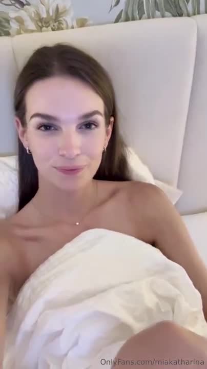Miatheschmidt — Nude In Bedroom, 5:22 thumbnail