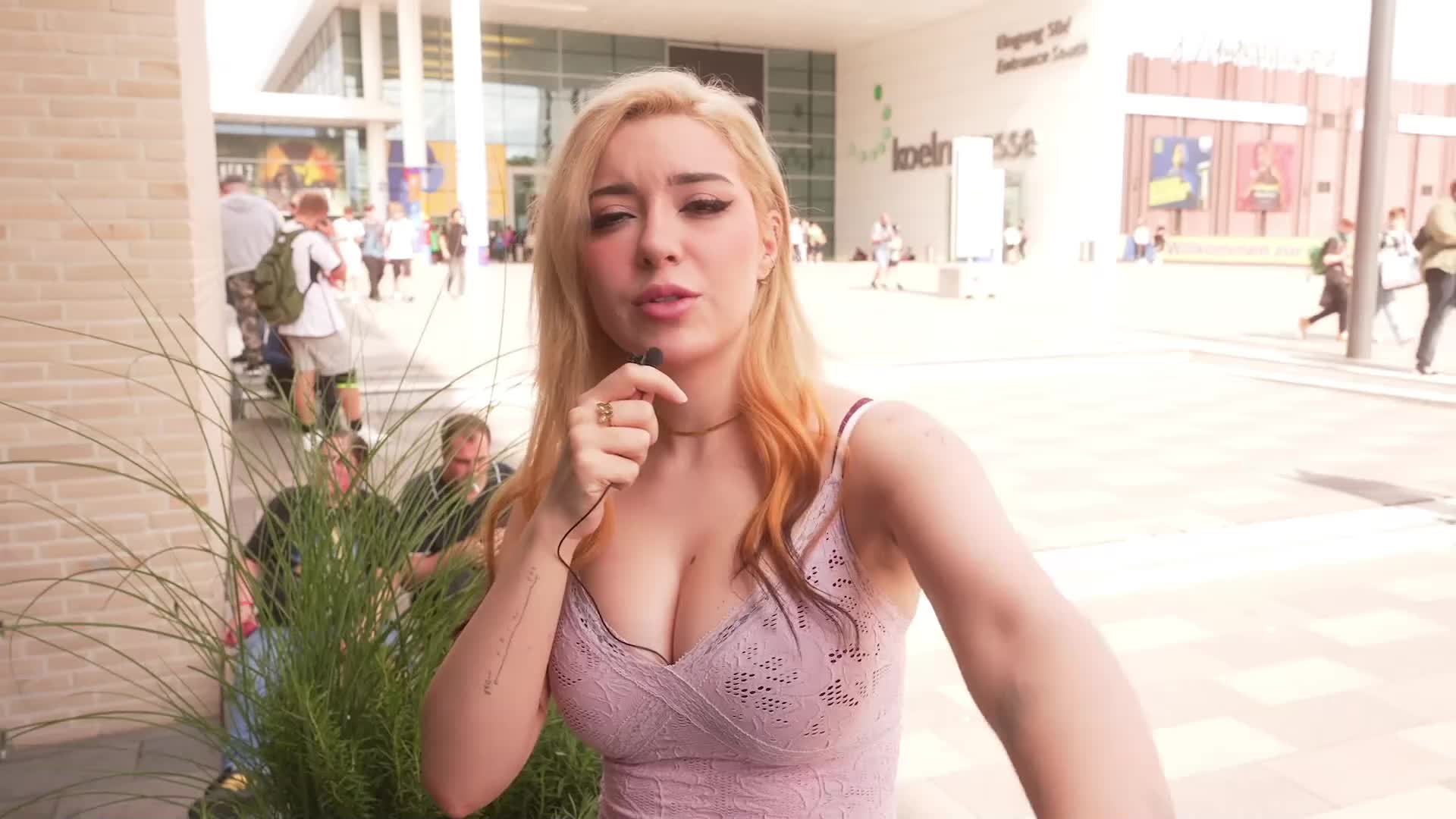 Video 13423 from AnniTheDuck