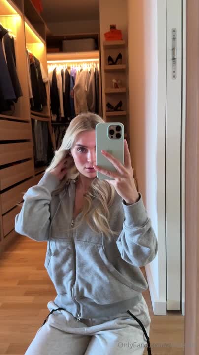 Alexisshv — Gray Sweatpants In Bedroom thumbnail