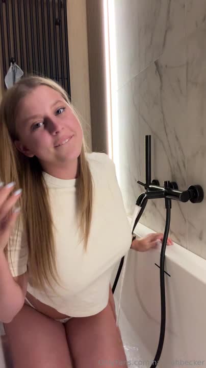 Hannah Becker — Nude In Bedroom, 0:50 thumbnail