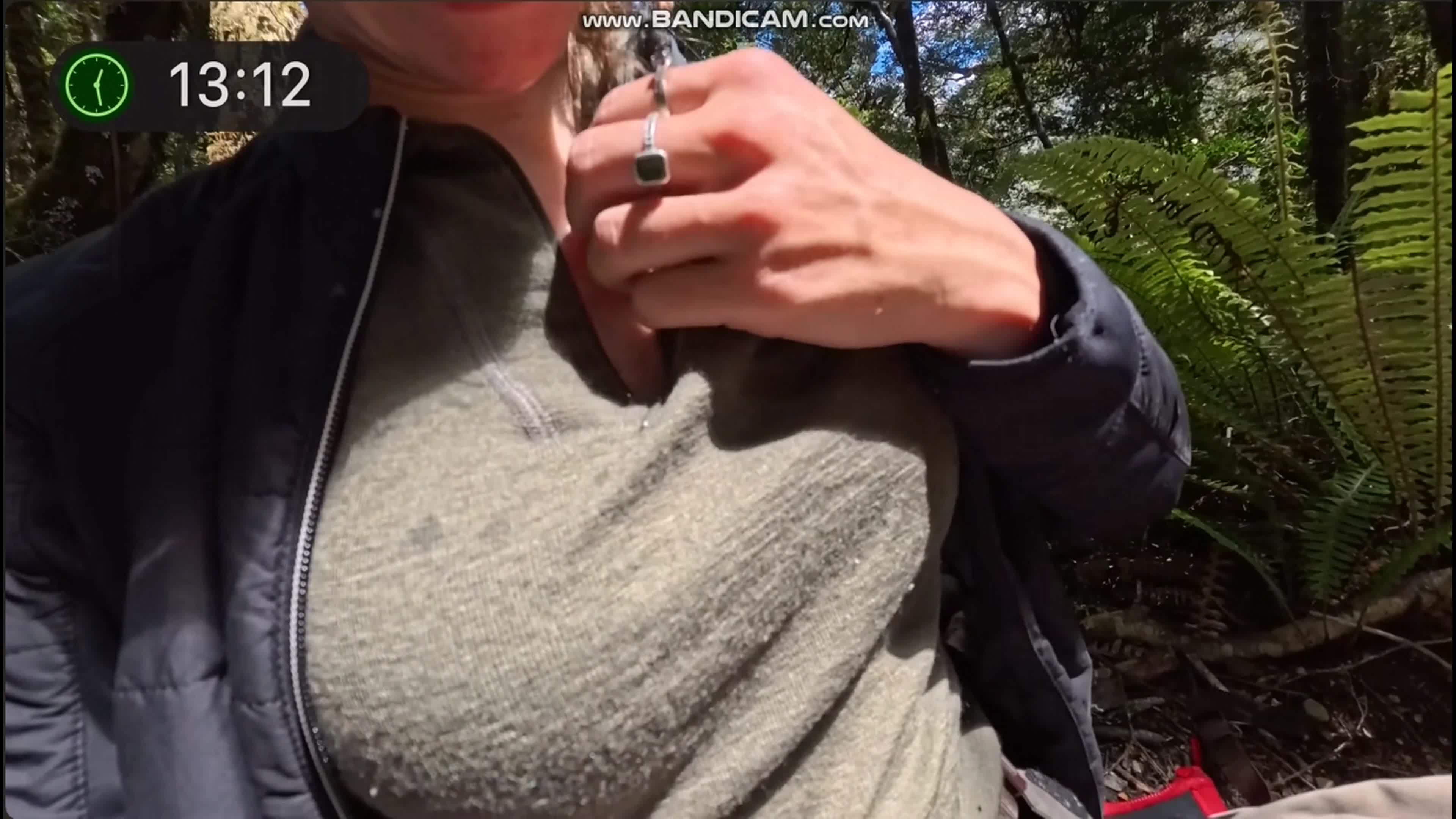 Affe auf Bike — Topless Outdoors, 0:05 thumbnail