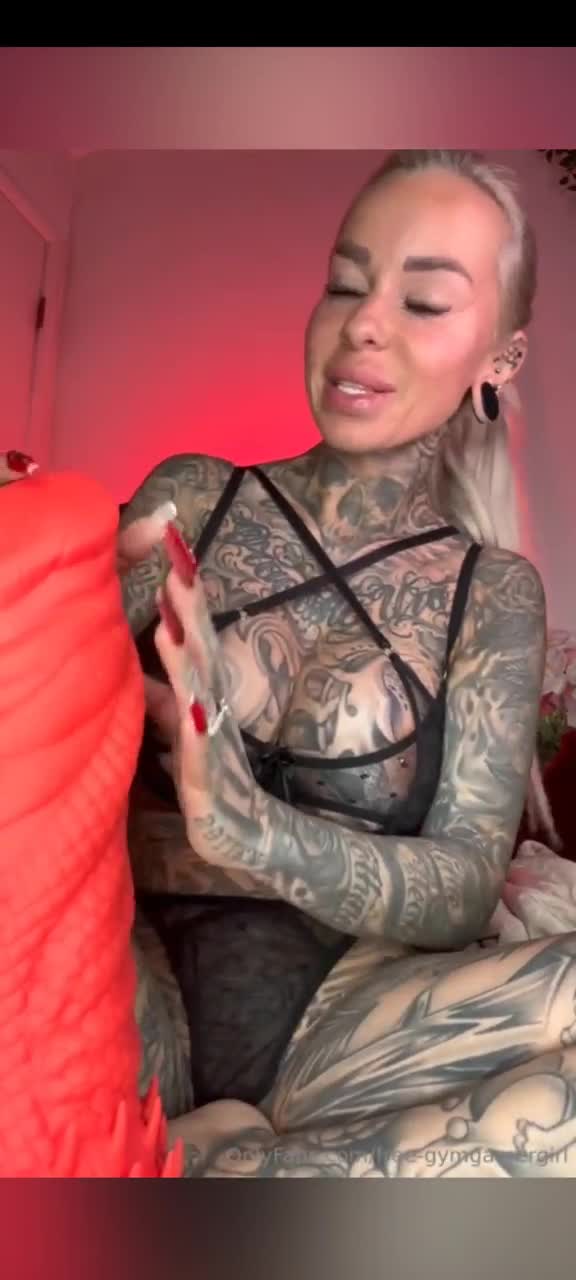 GymGamerGirl — Nude In Bedroom, 13:27 thumbnail
