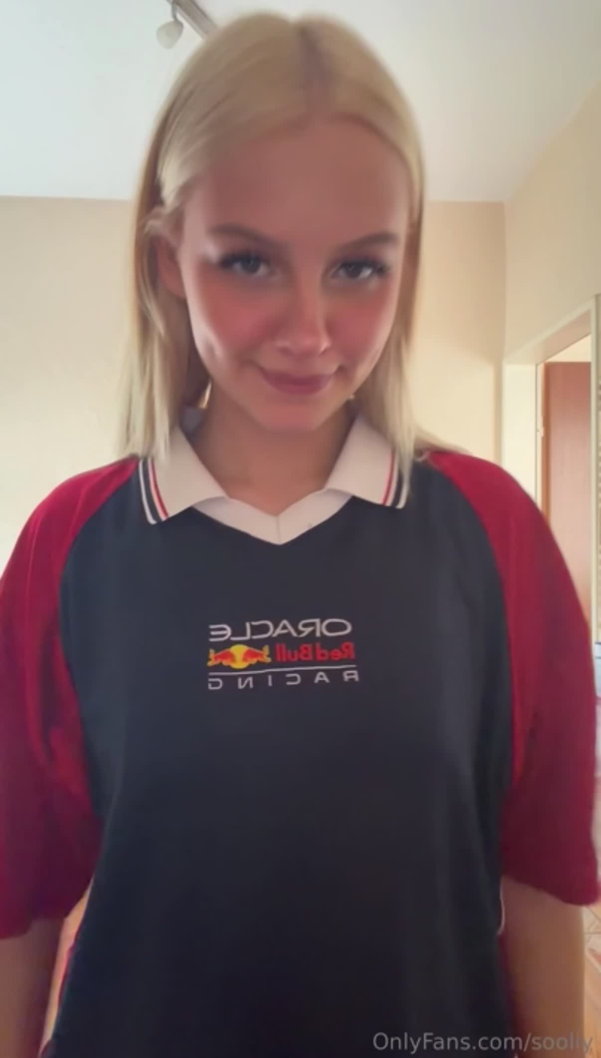 Video 1668856 from Sophie_mzt