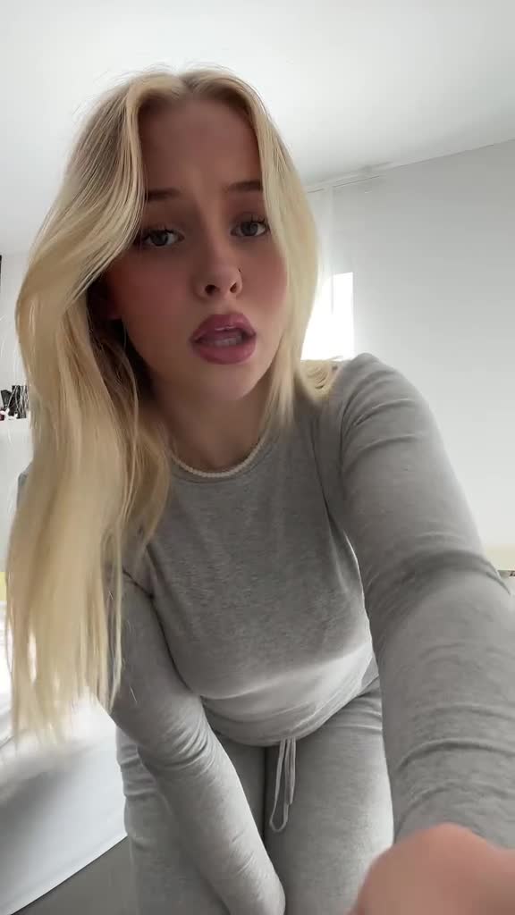 Video 1668916 from Sophie_mzt
