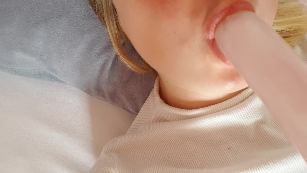 lil_hanne — Topless In Bedroom, 3:09 thumbnail