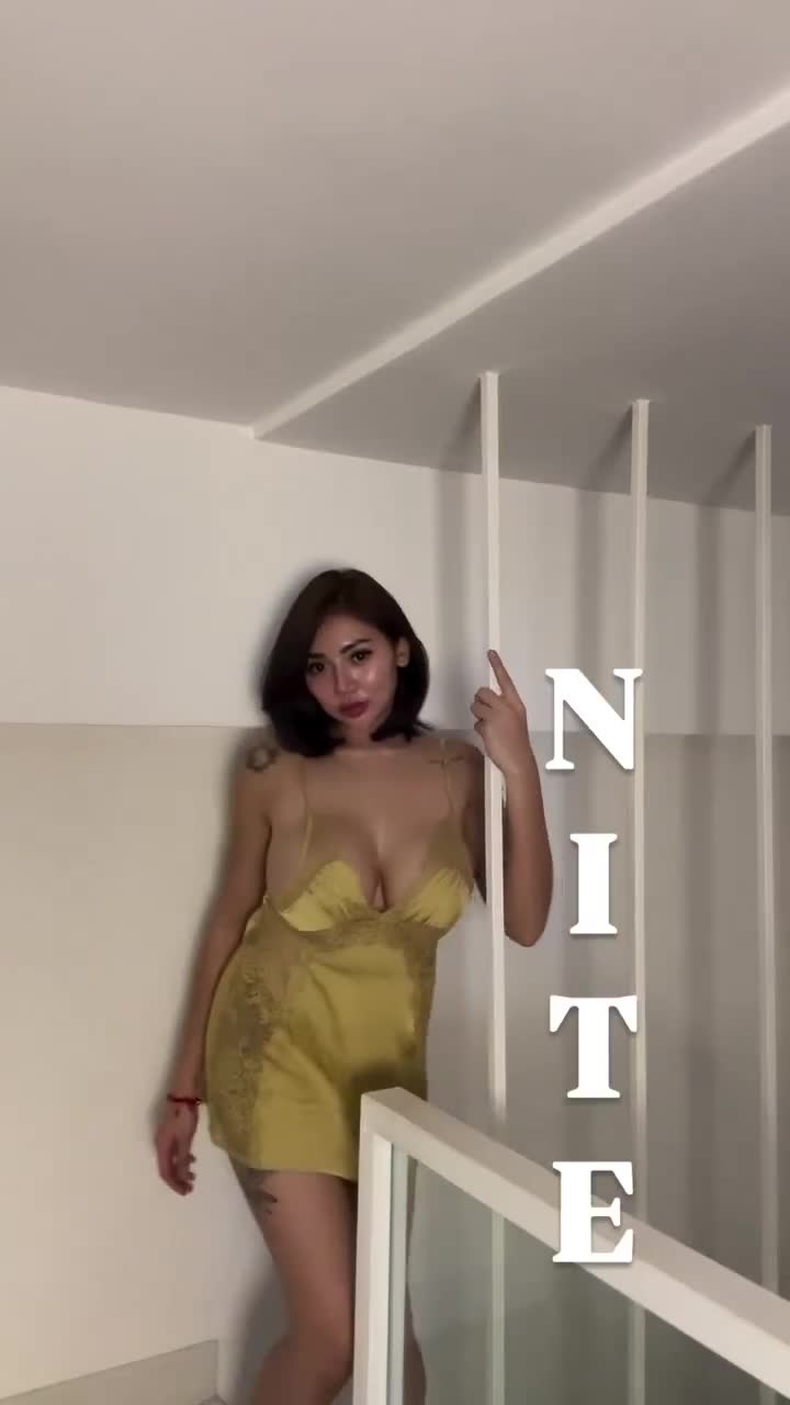 Amelicano/Meli.3gp/mels3gp — Yellow Dress In Bedroom thumbnail