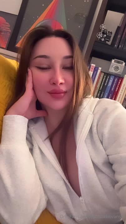 Video 1671174 from Louisa Khovanski