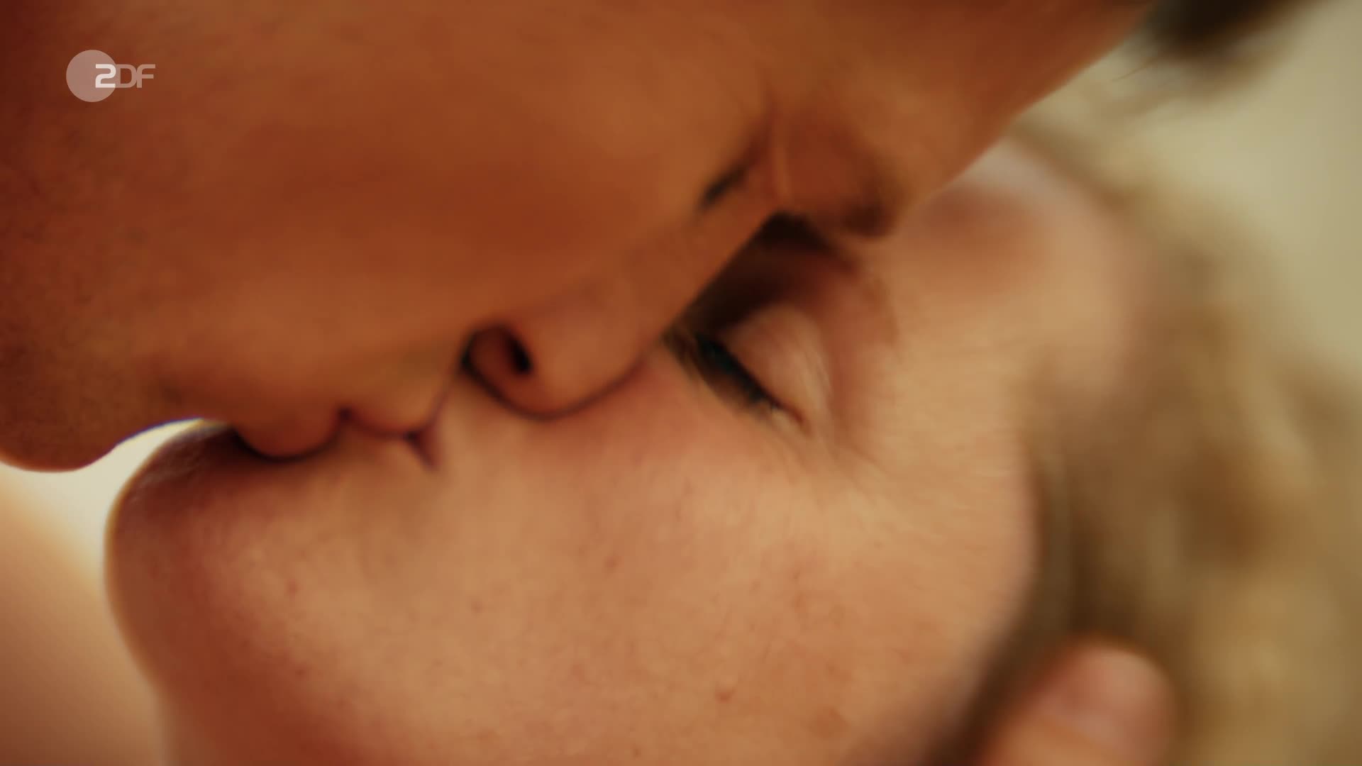 Video 1695600 from Die besten erotischen Filme im TV