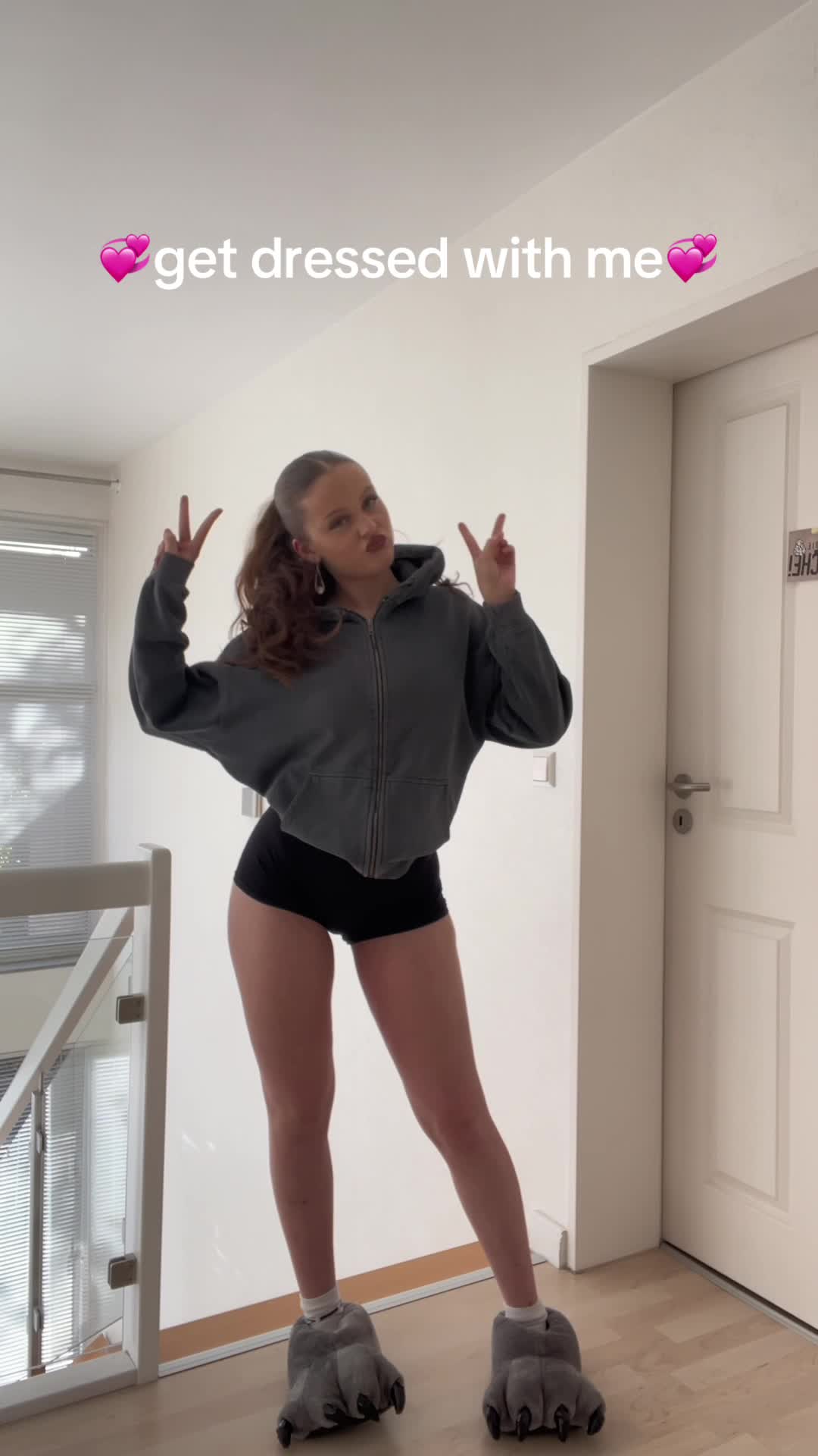 Video 1696271 from mayaa.zr