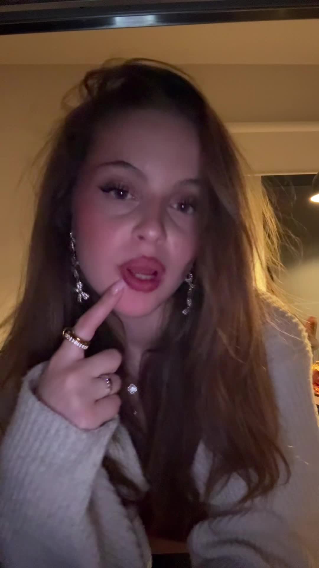 Video 1696280 from mayaa.zr