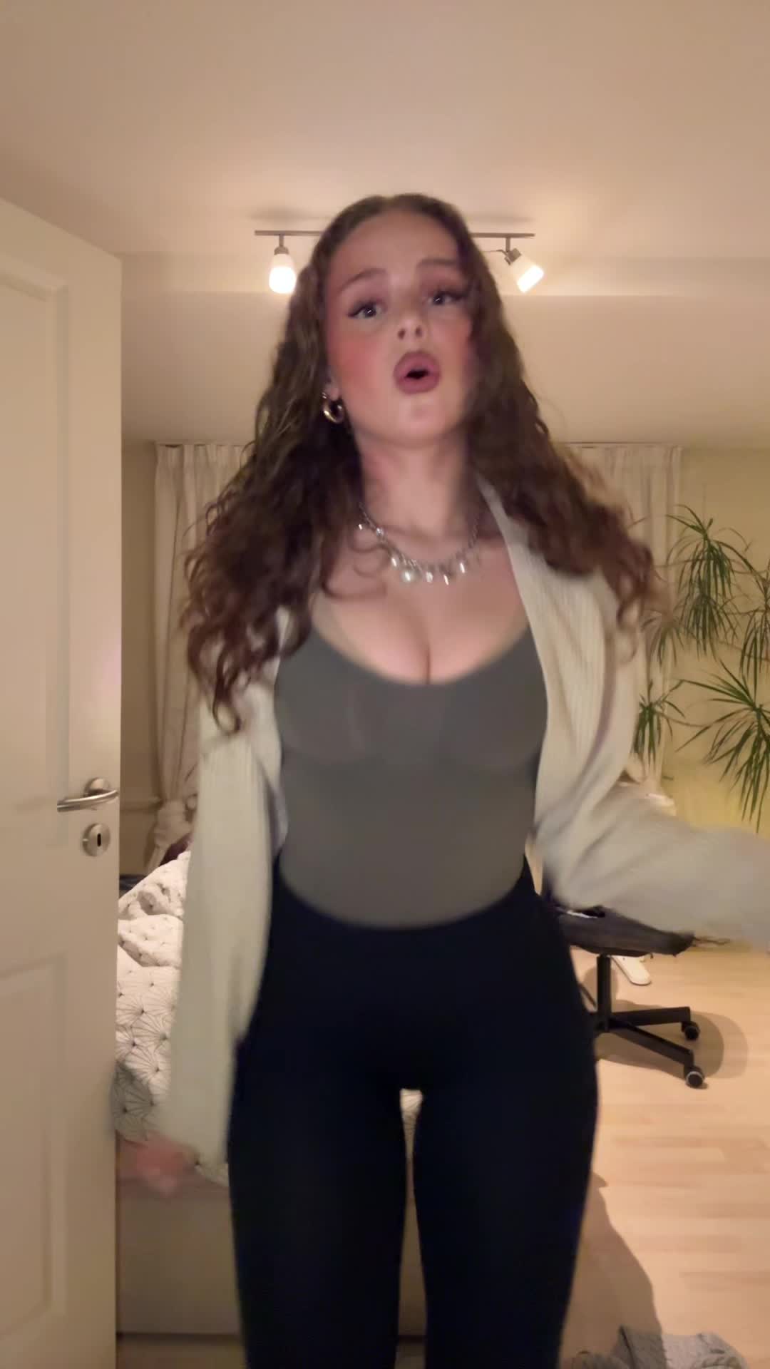 Video 1696315 from mayaa.zr