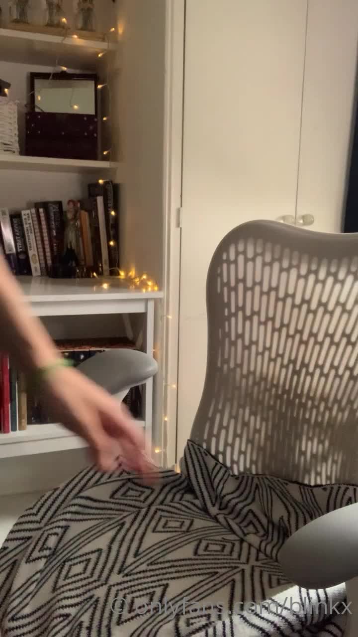 Video 7752 from Liz Blinkx