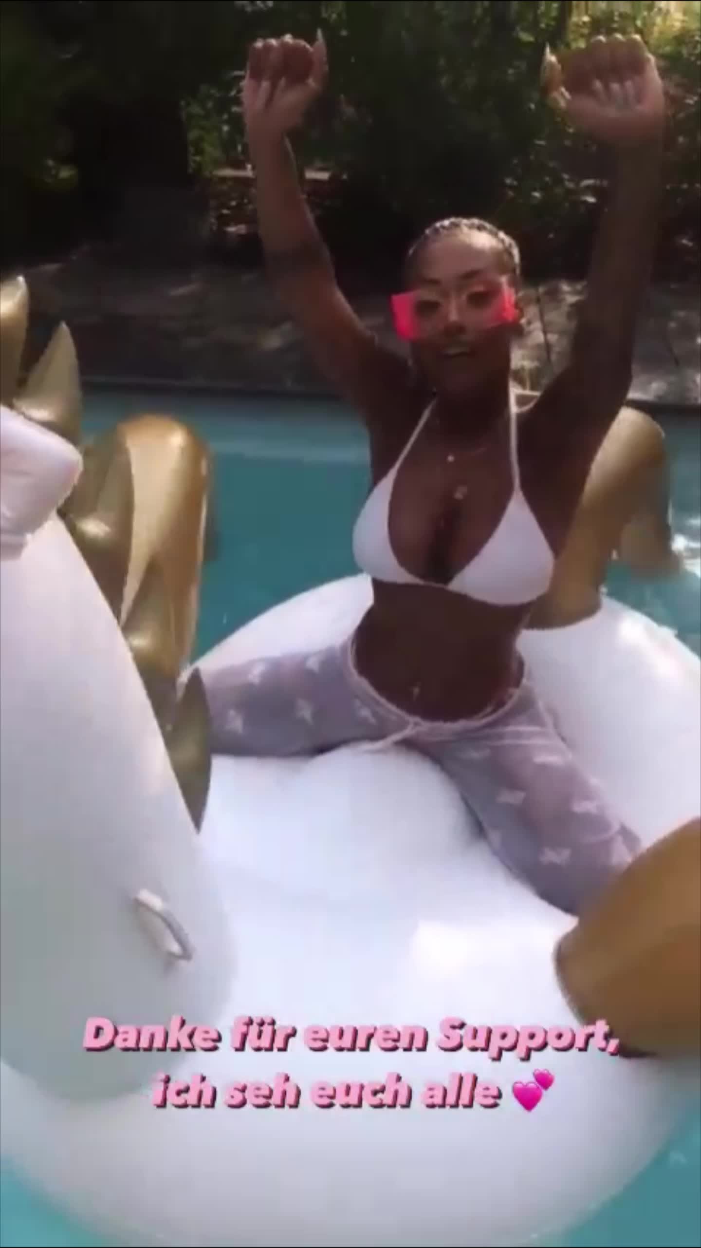 Video 19295 from Nura Habib Omer