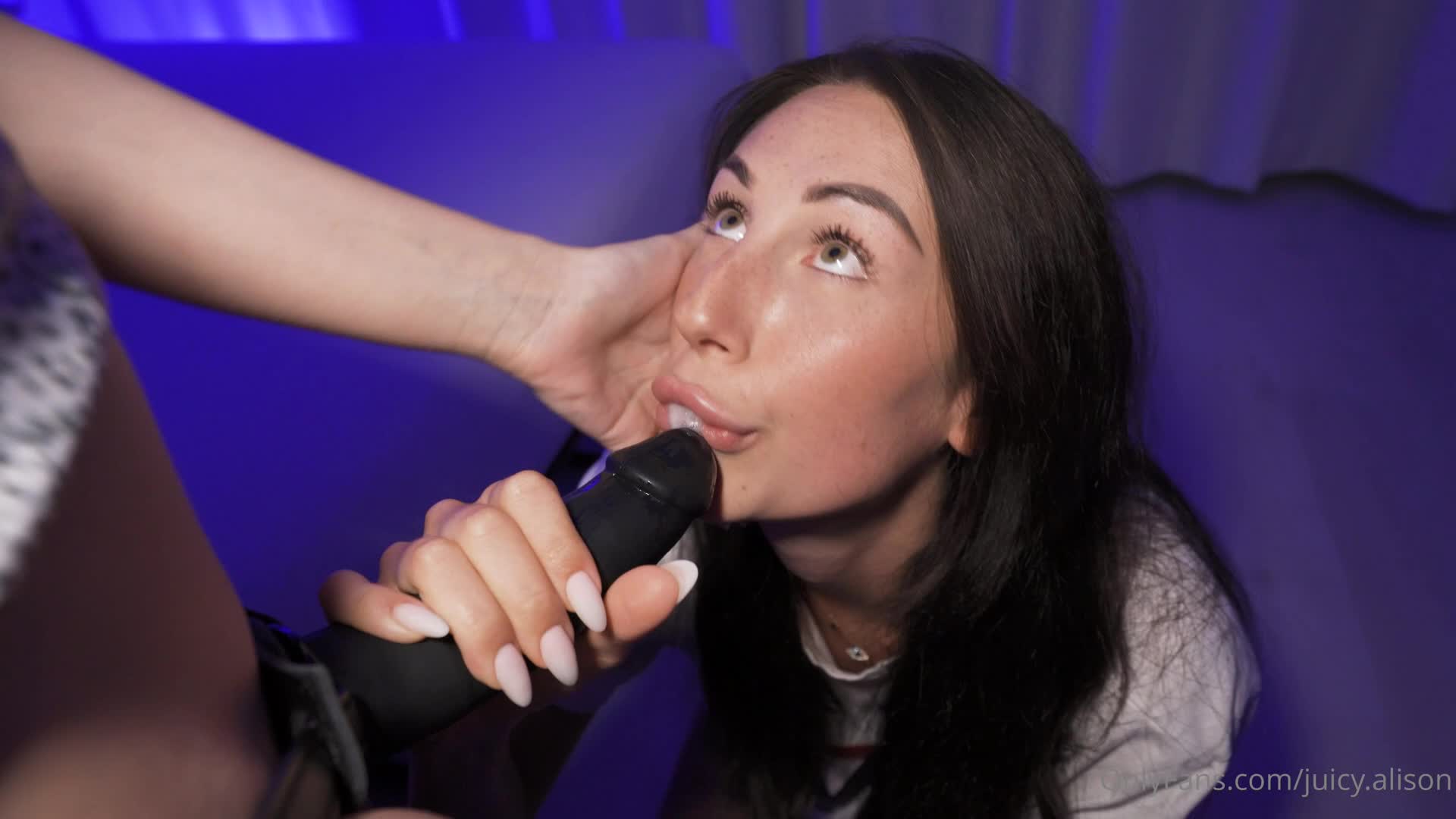 Video 22240 from Juicy Alison