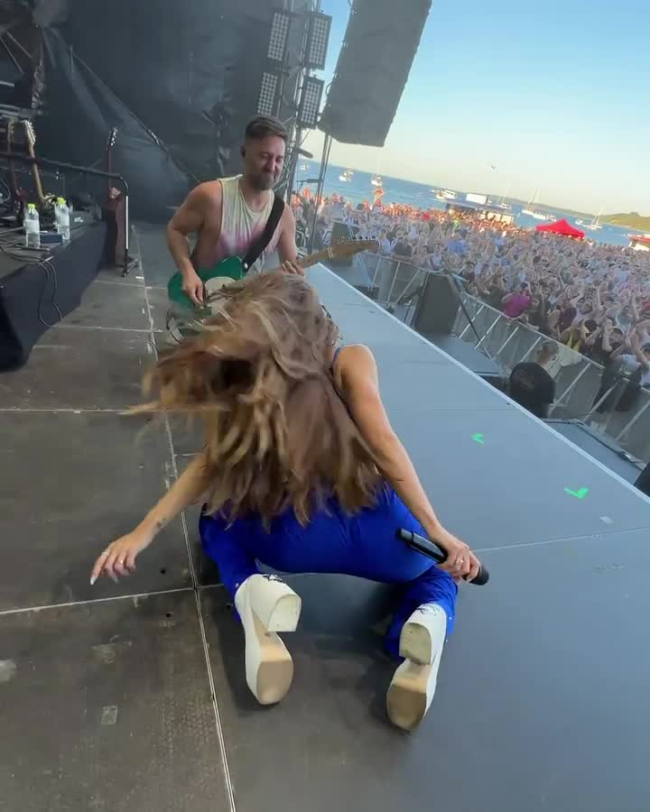 Video 22244 from Vanessa Mai