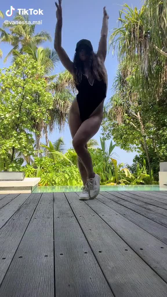 Video 22290 from Vanessa Mai