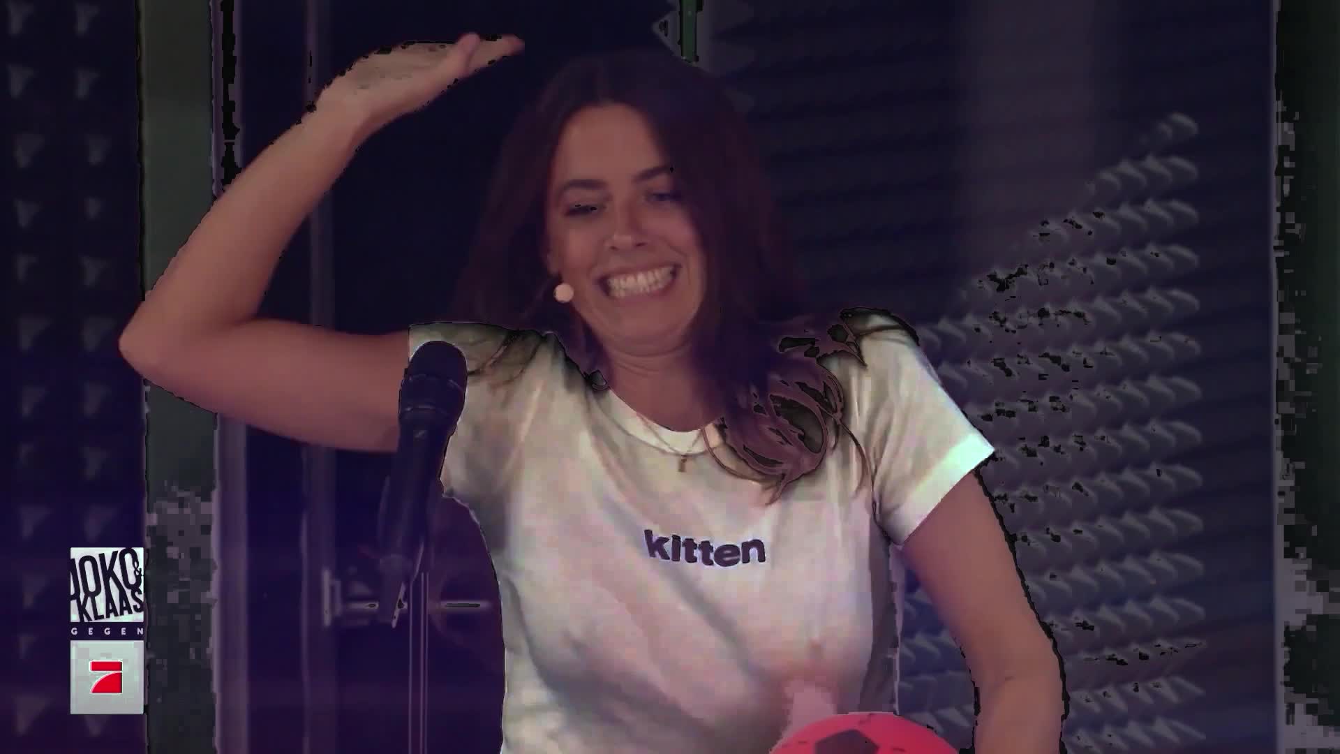 Video 22329 from Vanessa Mai