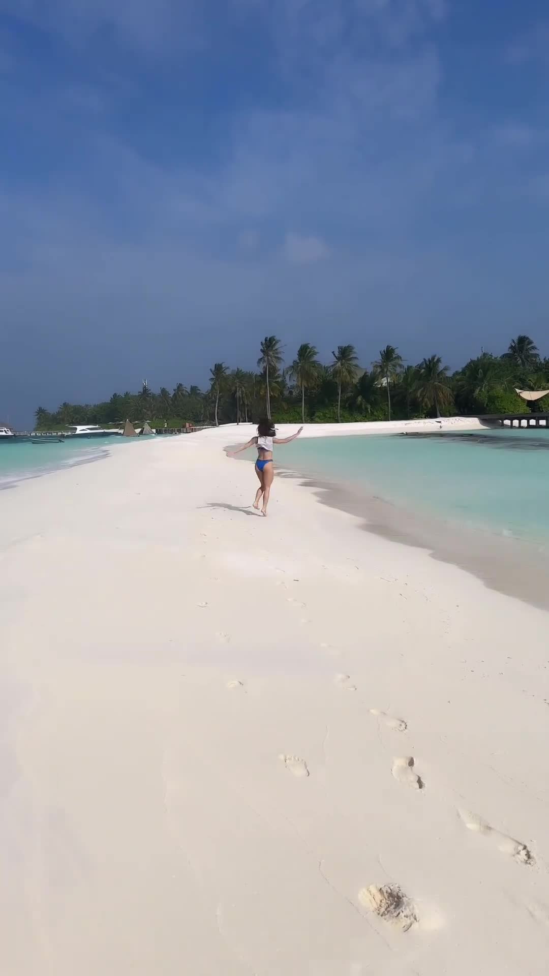 Video 22340 from Vanessa Mai